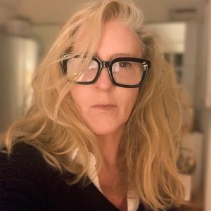 Meet your Posher, Amalia